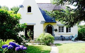 Fontaine Blanche River View, Large Patio & Garden In Central Brittany With Starlink Wifi